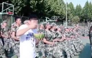 校园军训跳舞吃瓜视频播放,校园舞蹈视频走红，吃瓜群众围观欢笑时刻