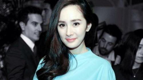 杨幂吃瓜比赛视频,趣味横生,明星互动新花样