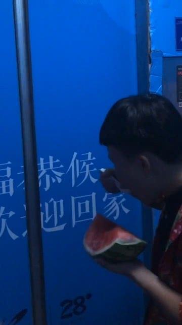 最新吃瓜群众现状视频,吃瓜群众现状,短视频时代下的围观文化解析